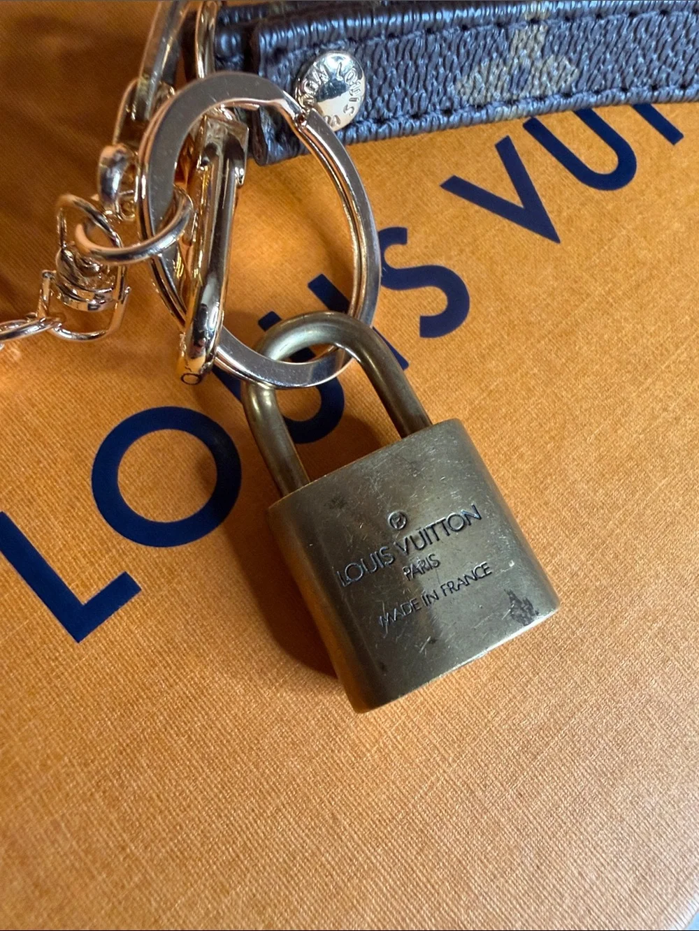 Leather Wrist Keychain with Lock #309